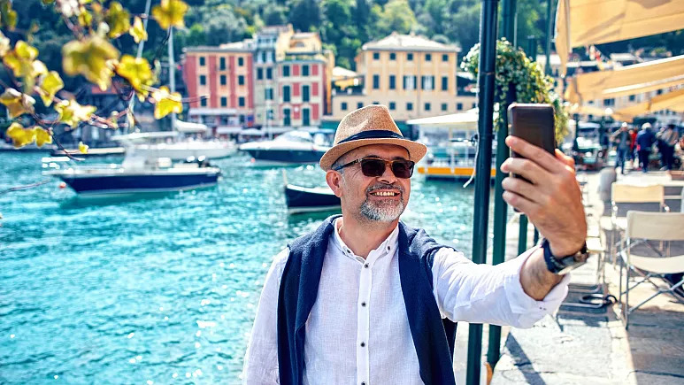 İtaliyada selfi çəkən turistlər cərimə ediləcək